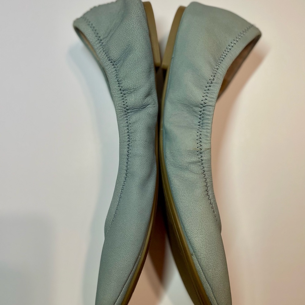 NWOT Lucky Brand Emmie flats. Size 9 1/2